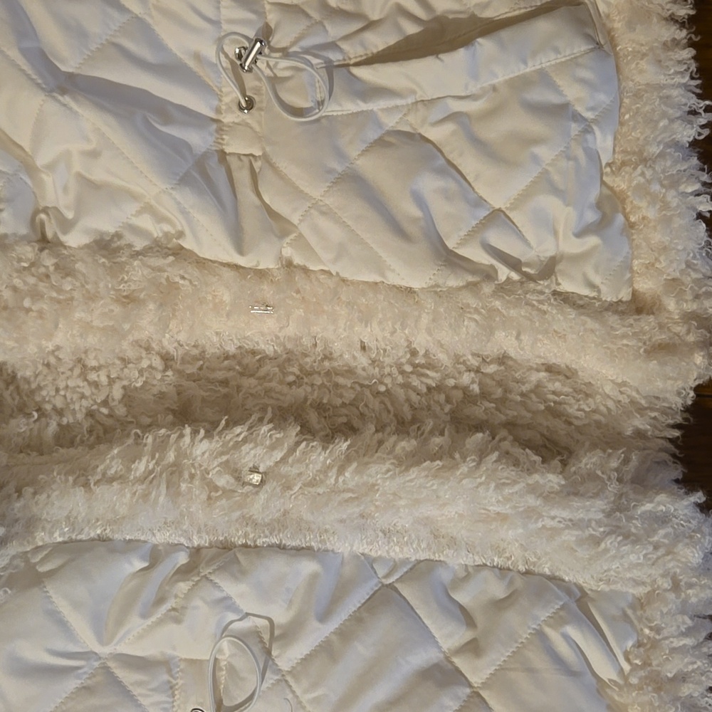 Weekend Routine Reversible Vest In Size Small - Picture 3 of 7
